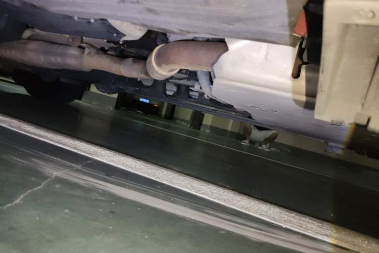 Used Land Rover Range 2020 3.0 L6 Long-Wheelbase Legacy Chassis Front Right