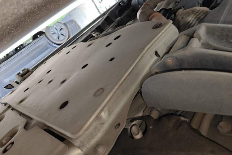 Used Land Rover Range 2020 3.0 L6 Long-Wheelbase Legacy Chassis Front Right