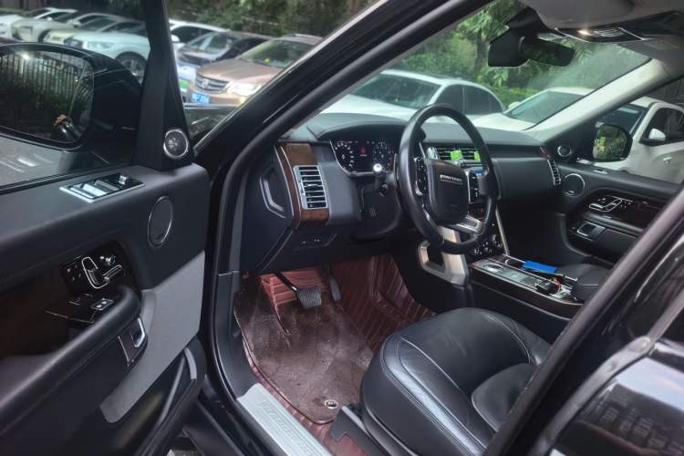 Used Land Rover Range 2020 3.0 L6 Grand Edition Driver Seat