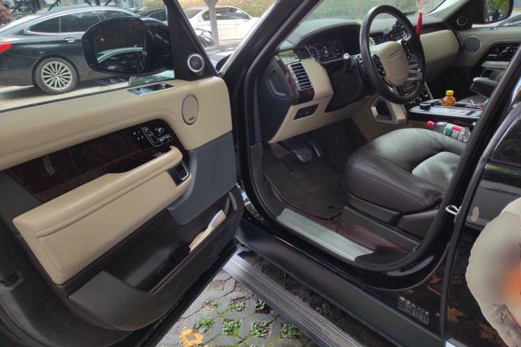 Used Land Rover Range 2020 3.0 L6 Legacy Edition Driver Seat