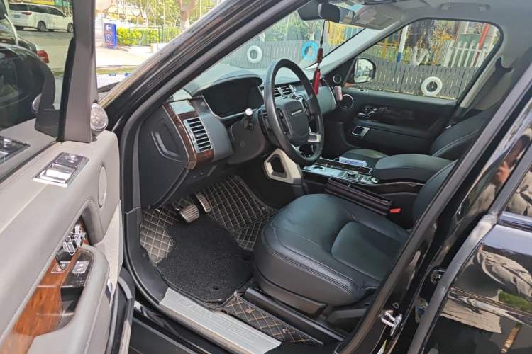 Used Land Rover Range 2020 3.0 L6 Legacy Edition Driver Seat