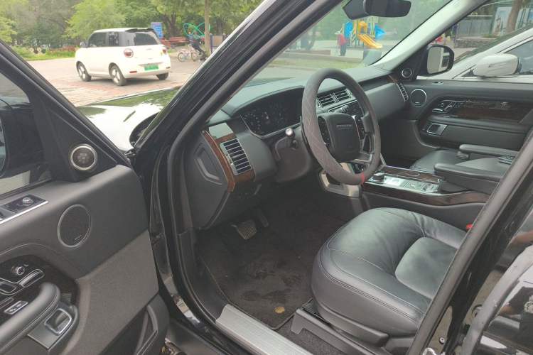 Used Land Rover Range 2020 3.0 L6 Grand Edition Driver Seat