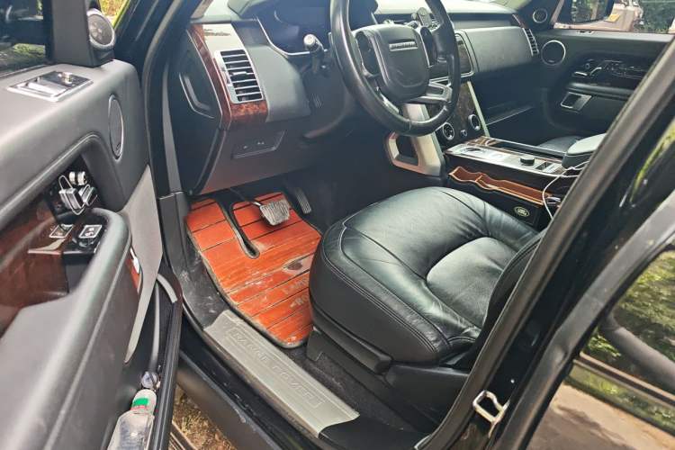 Used Land Rover Range 2020 3.0 L6 Grand Edition Driver Seat