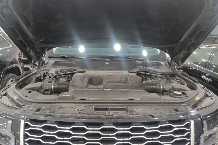 Used Land Rover Range 2020 3.0 L6 Long-Wheelbase Legacy Engine Bay
