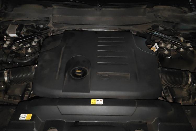 Used Land Rover Range 2020 3.0 L6 Long-Wheelbase Legacy Engine Bay