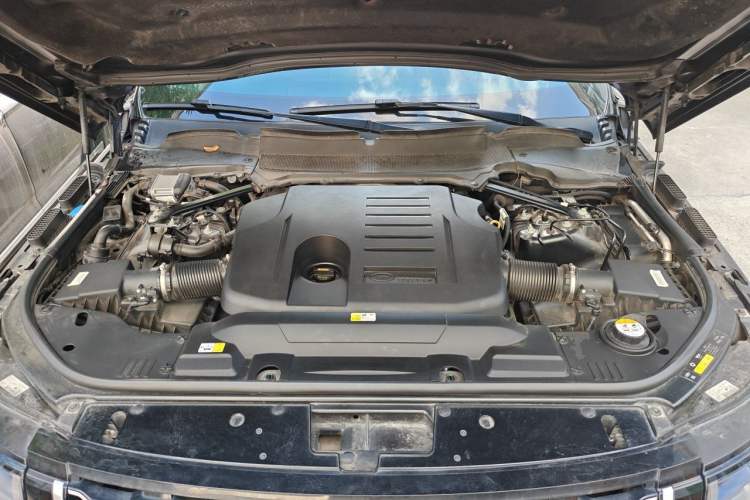 Used Land Rover Range 2020 3.0 L6 Long-Wheelbase Legacy Engine Bay