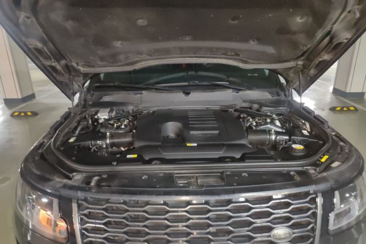 Used Land Rover Range 2020 3.0 L6 Grand Edition Engine Bay