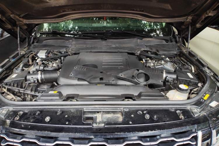 Used Land Rover Range 2020 3.0 L6 Legacy Edition Engine Bay