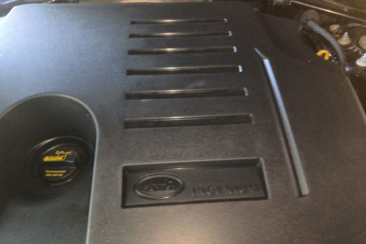 Used Land Rover Range 2020 3.0 L6 Long-Wheelbase Legacy Engine Bay