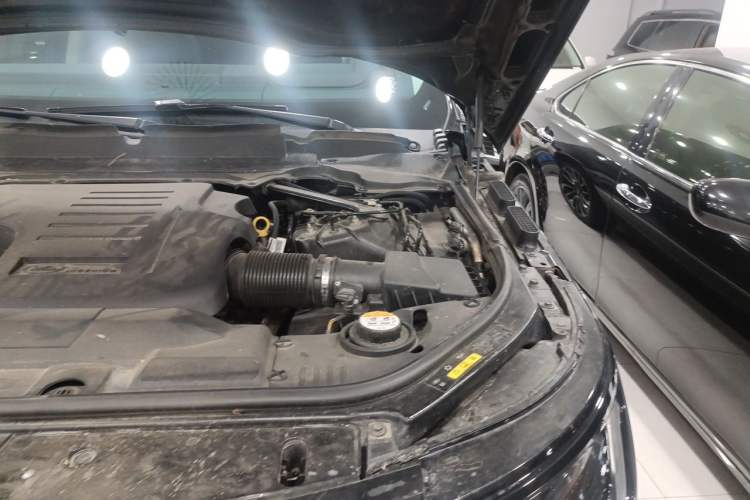 Used Land Rover Range 2020 3.0 L6 Long-Wheelbase Legacy Engine Bay Left
