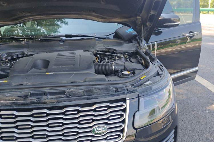 Used Land Rover Range  Engine Bay Left