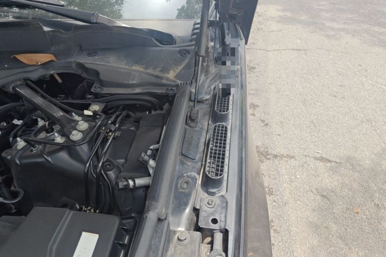 Used Land Rover Range 2020 3.0 L6 Legacy Edition Engine Bay Left