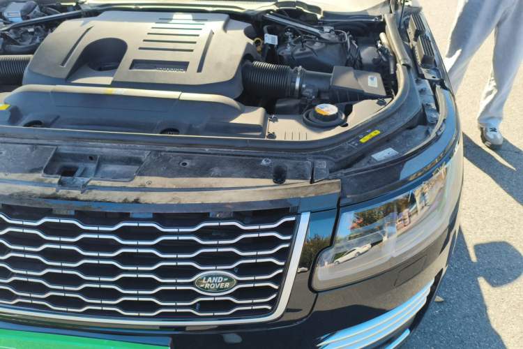 Used Land Rover Range 2020 3.0 L6 Legacy Edition Engine Bay Left