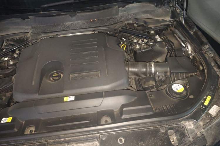 Used Land Rover Range 2020 3.0 L6 Long-Wheelbase Legacy Engine Bay Left