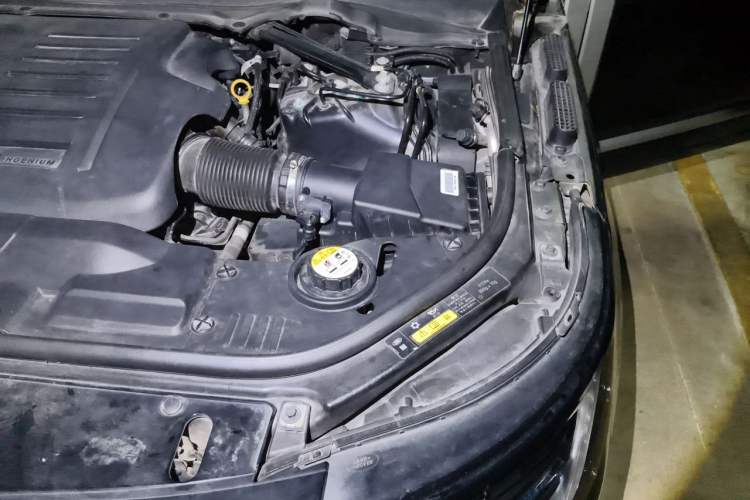 Used Land Rover Range 2020 3.0 L6 Legacy Edition Engine Bay Left
