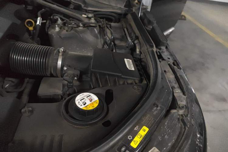 Used Land Rover Range 2020 3.0 L6 Long-Wheelbase Legacy Engine Bay Left