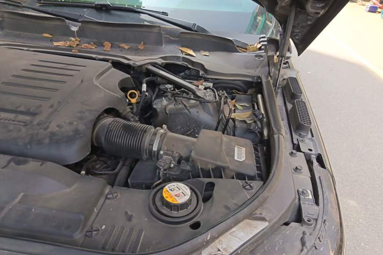 Used Land Rover Range 2020 3.0 L6 Grand Edition Engine Bay Left