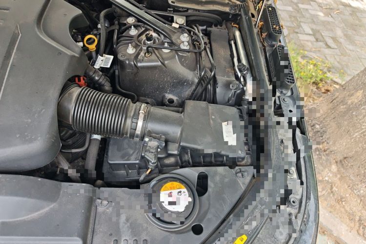 Used Land Rover Range 2020 3.0 L6 Grand Edition Engine Bay Left