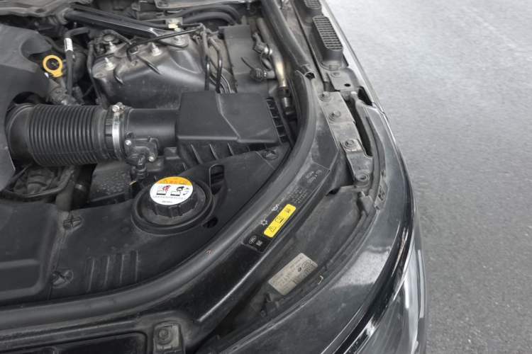Used Land Rover Range 2020 3.0 L6 Long-Wheelbase Legacy Engine Bay Left