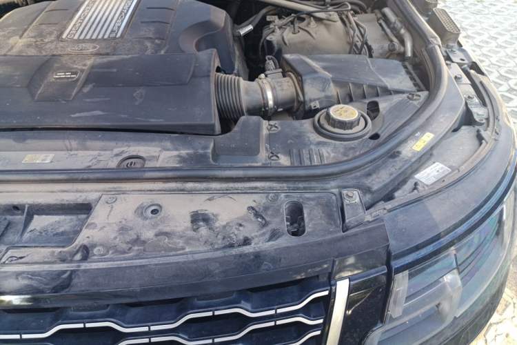 Used Land Rover Range  Engine Bay Left