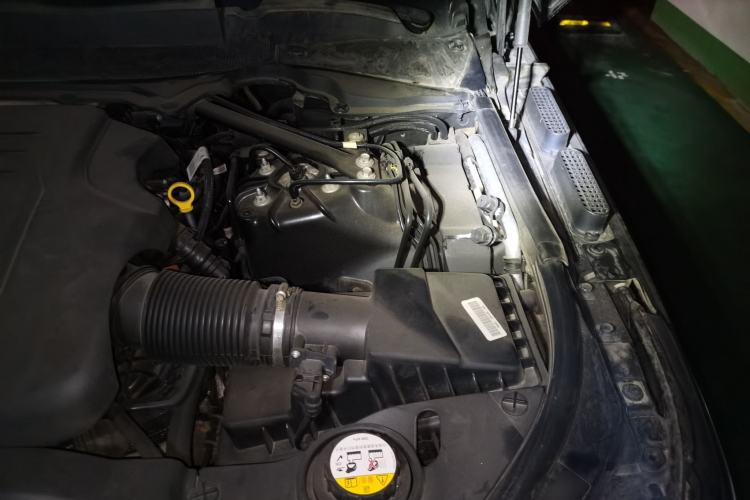 Used Land Rover Range 2020 3.0 L6 Long-Wheelbase Legacy Engine Bay Left