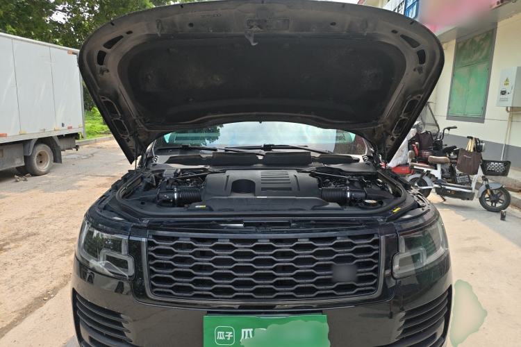 Used Land Rover Range 2020 3.0 L6 Grand Edition Engine Bay