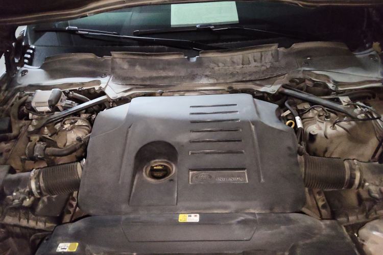Used Land Rover Range 2020 3.0 L6 Long-Wheelbase Legacy Engine Bay