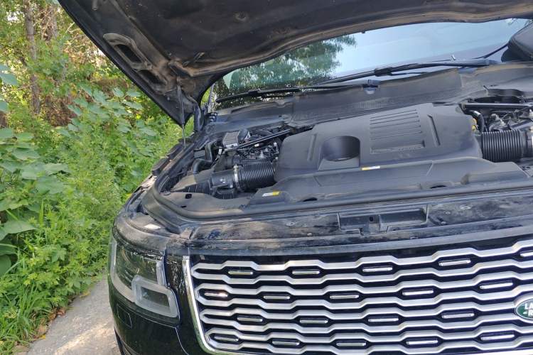 Used Land Rover Range  Engine Bay Right