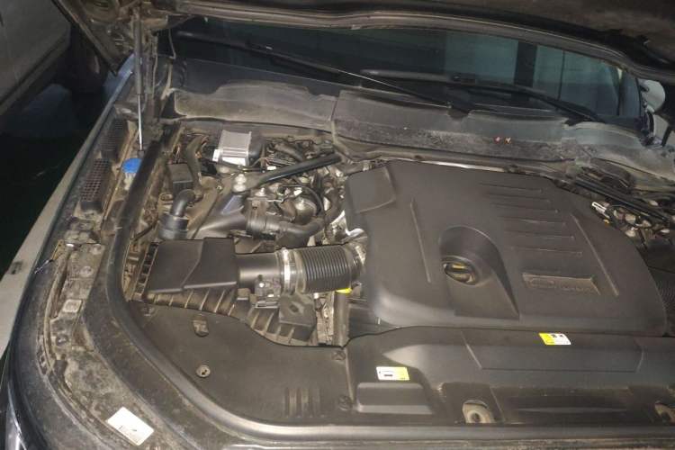 Used Land Rover Range 2020 3.0 L6 Long-Wheelbase Legacy Engine Bay Right