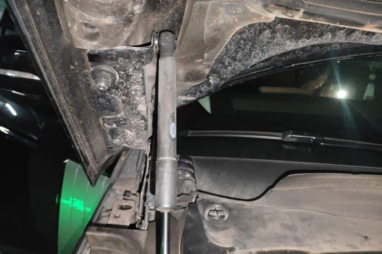 Used Land Rover Range 2020 3.0 L6 Long-Wheelbase Legacy Engine Bay Right