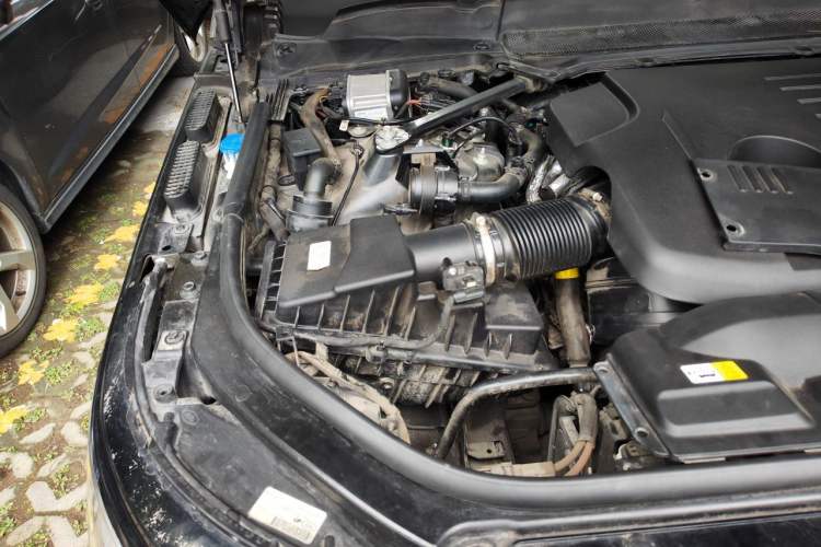 Used Land Rover Range 2020 3.0 L6 Legacy Edition Engine Bay Right