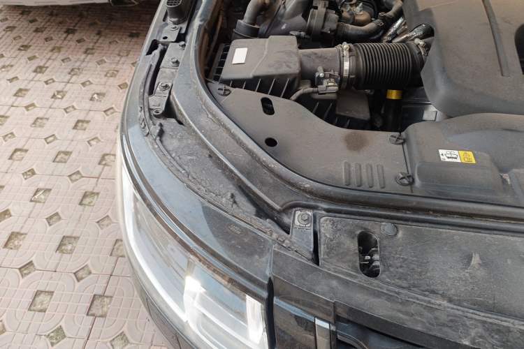 Used Land Rover Range 2020 3.0 L6 Long-Wheelbase Legacy Engine Bay Right