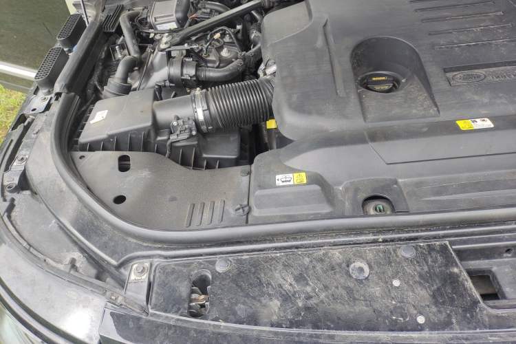 Used Land Rover Range 2020 3.0 L6 Long-Wheelbase Legacy Engine Bay Right