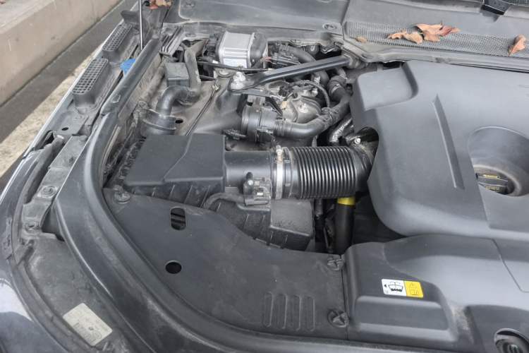Used Land Rover Range 2020 3.0 L6 Long-Wheelbase Legacy Engine Bay Right