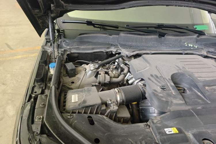 Used Land Rover Range  Engine Bay Right