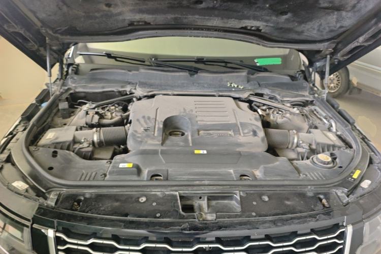 Used Land Rover Range  Engine Bay