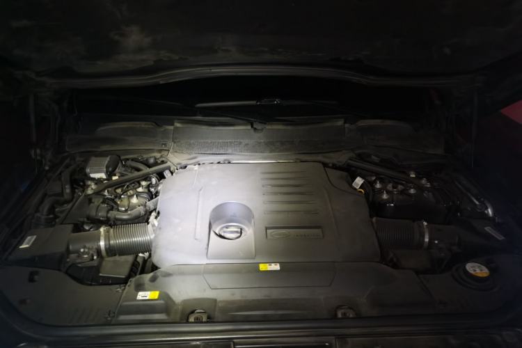 Used Land Rover Range 2020 3.0 L6 Long-Wheelbase Legacy Engine Bay