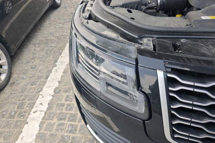 Used Land Rover Range 2020 3.0 L6 Long-Wheelbase Legacy Exterior 6