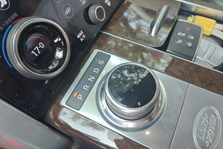 Used Land Rover Range 2020 3.0 L6 Legacy Edition Gear Lever