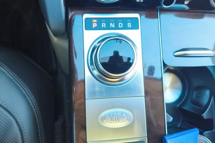 Used Land Rover Range 2020 3.0 L6 Legacy Edition Gear Lever
