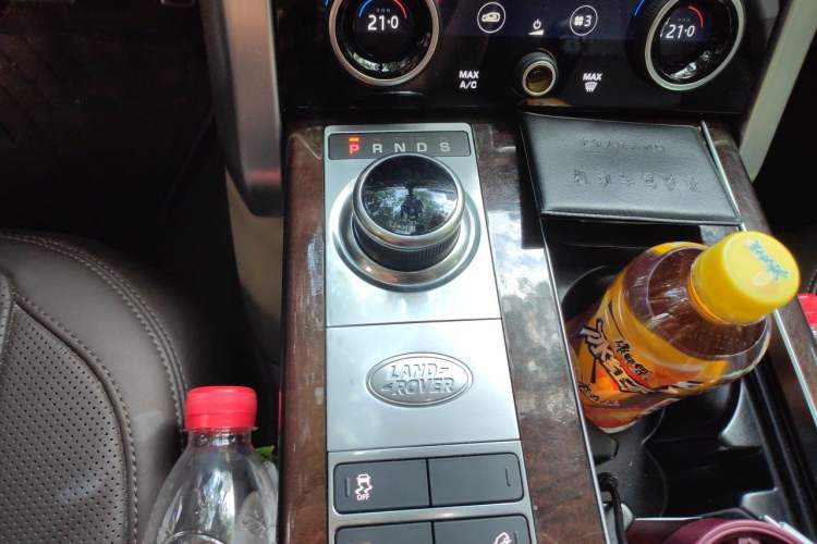 Used Land Rover Range 2020 3.0 L6 Legacy Edition Gear Lever