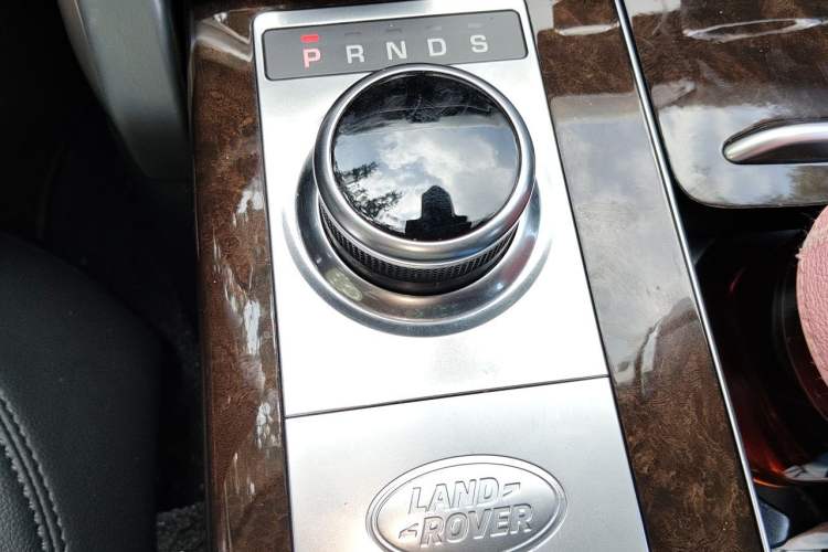 Used Land Rover Range 2020 3.0 L6 Grand Edition Gear Lever