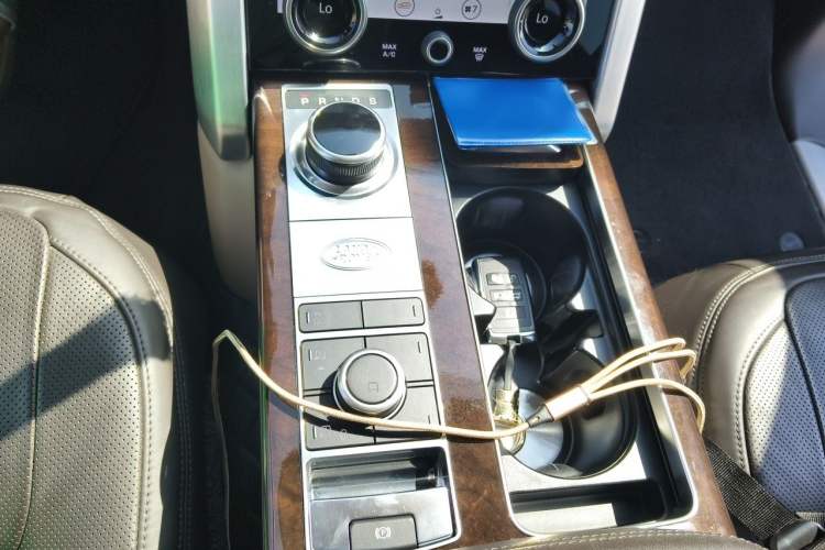 Used Land Rover Range 2020 3.0 L6 Long-Wheelbase Legacy Gear Lever