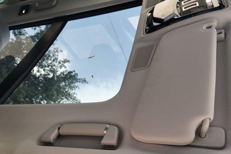 Used Land Rover Range 2020 3.0 L6 Grand Edition Headliner
