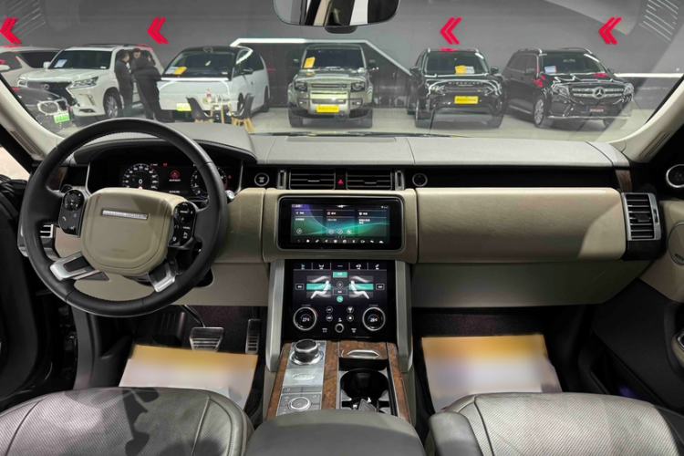 Used Land Rover Range 2020 3.0 L6 Long-Wheelbase Legacy Interior 1