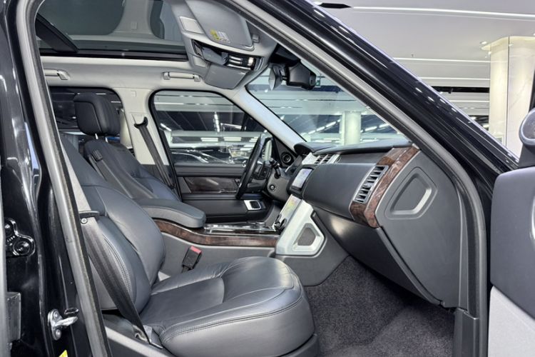 Used Land Rover Range 2020 3.0 L6 Grand Edition Interior 1
