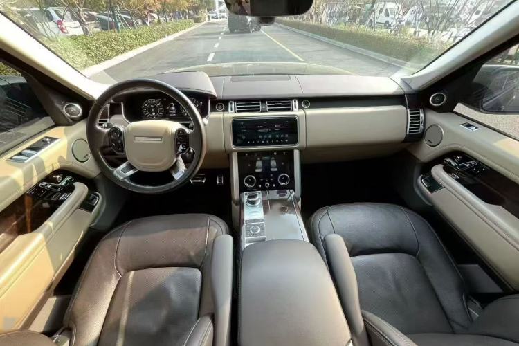 Used Land Rover Range 2020 3.0 L6 Long-Wheelbase Legacy Interior 1