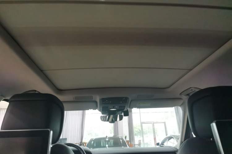 Used Land Rover Range 2020 3.0 L6 Long-Wheelbase Legacy Interior 13
