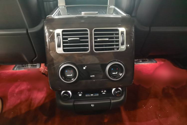 Used Land Rover Range 2020 3.0 L6 Long-Wheelbase Legacy Interior 14