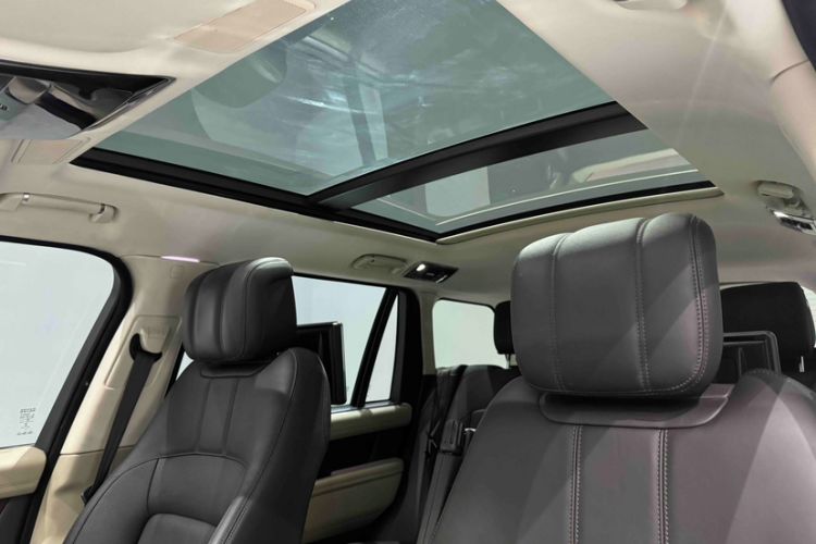 Used Land Rover Range 2020 3.0 L6 Long-Wheelbase Legacy Interior 2